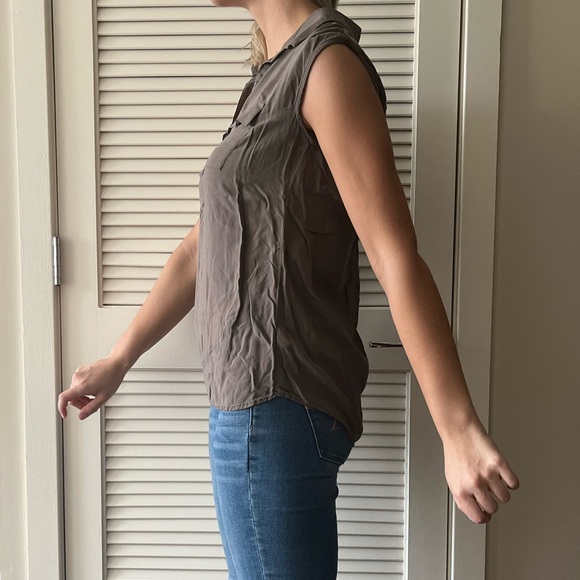 OLD NAVY sleeveless blouse - Picture 4 of 7